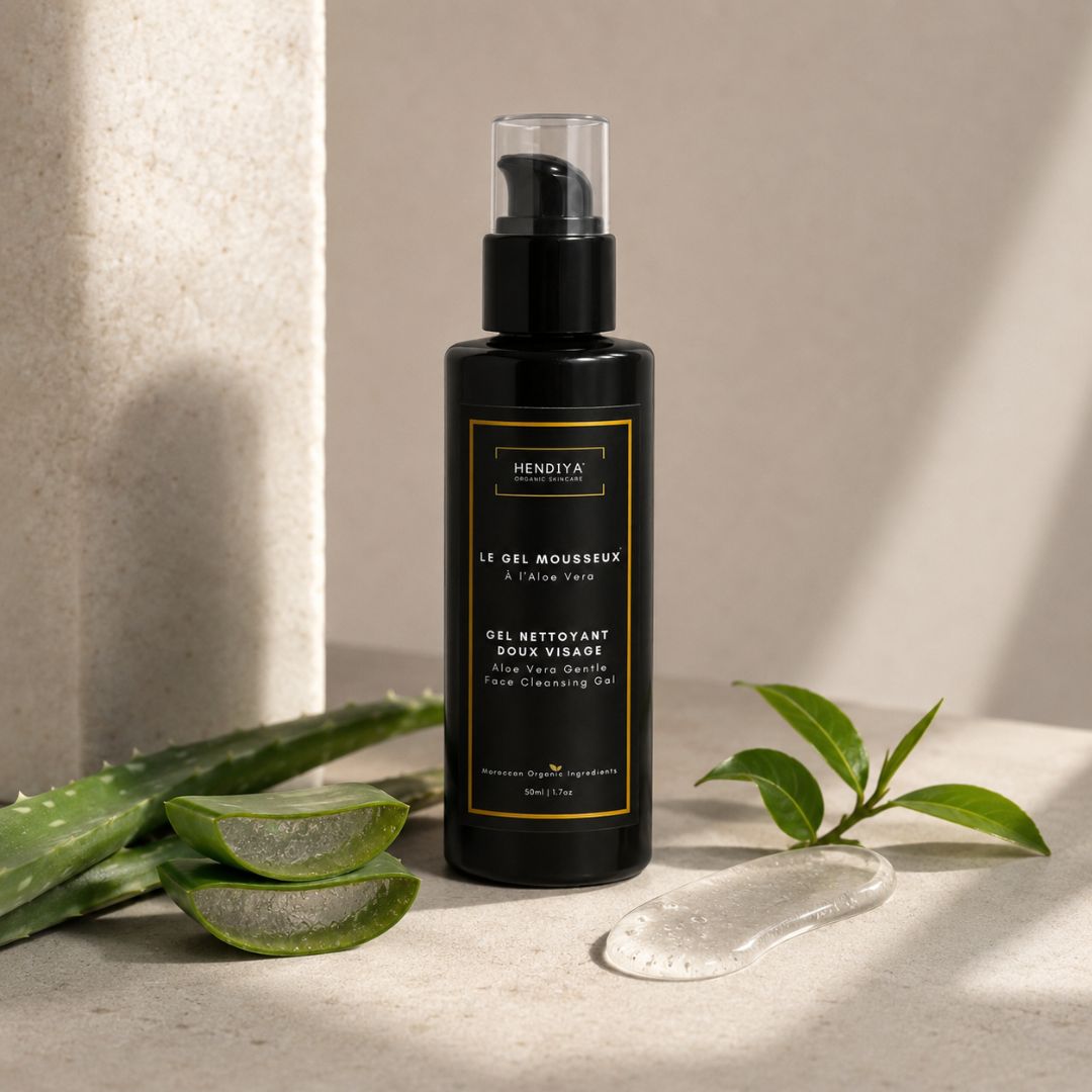Natural formula of Hendiya Le Gel Mousseux: soothing aloe vera extract, prickly pear seed oil and gentle surfactants for a gentle facial cleanse.