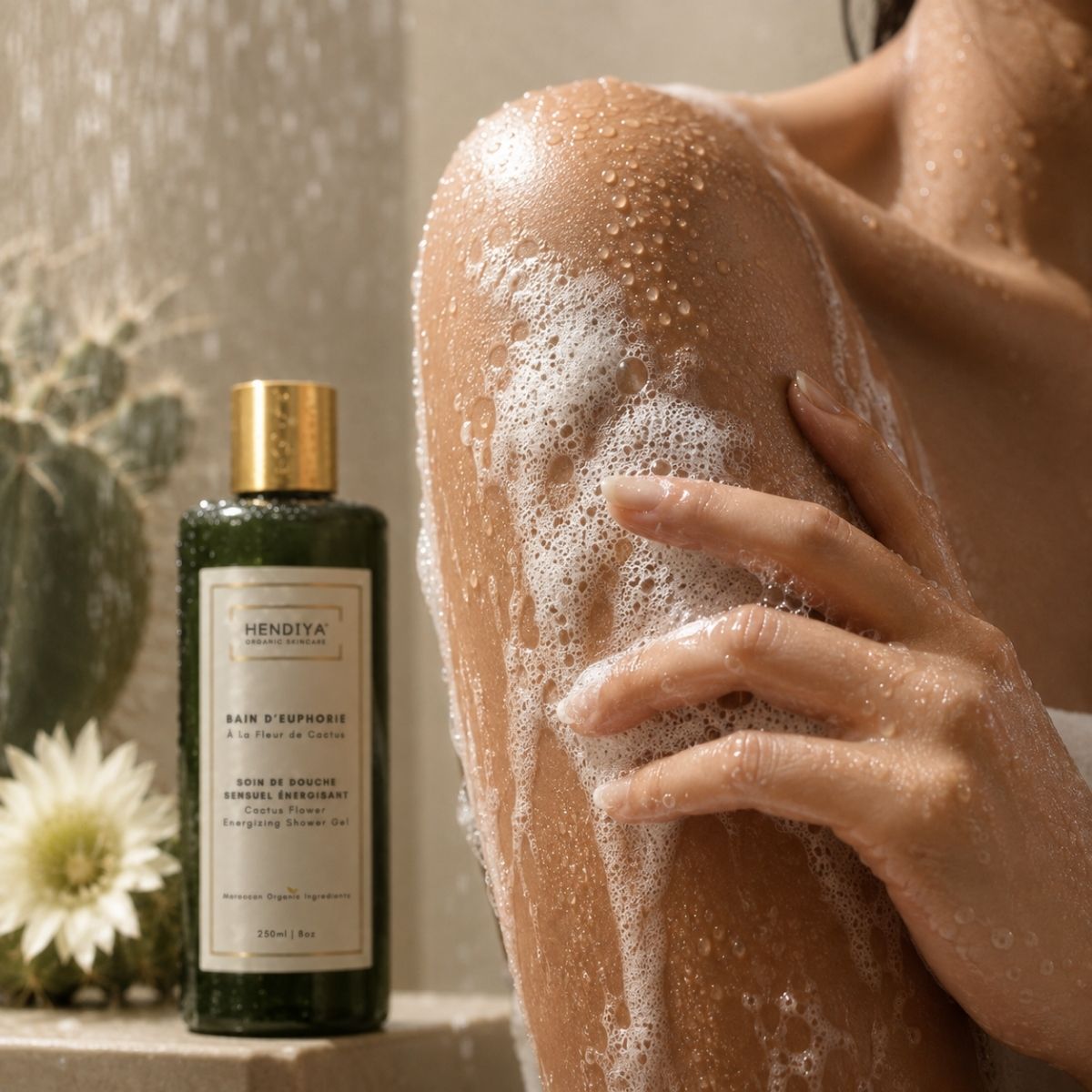Foaming texture of Bain d'Euphorie Hendiya® with cactus flower